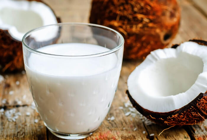 Receta de agua de coco con leche desnatada